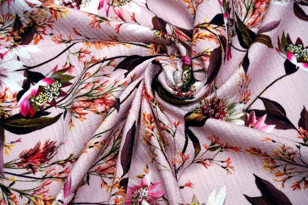 Tkanina Bawełniana  Typu Chanel  Gałązki I Kwiaty Na Jasnym Różu